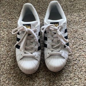 Adidas Classic Superstar shoes in VGUC